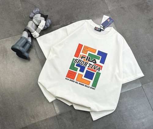 潮牌Fila斐乐棋盘格官网同款同步短袖！胸Qianlogo点缀胸前，简约又不失时尚感，一眼就狠狠拿捏住了！正肩版型对各种身材都很友好，穿起来整个人显得挺拔又精神