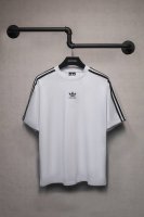 Aeniaa 联名Adidas经典刺绣短袖T恤 克重240 工艺洗水处理 椭圆机印花 数码直喷工艺 对位整齐 无毛边 进口环保浆料刮浆 效果立体 字母清晰 宽松