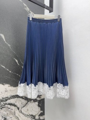 es 25Ss 春夏新品重工水溶花刺绣拼接牛仔压褶半裙 中长款半裙 面料若隐若现的质感更显性感华丽百搭不挑人 常规款式叠穿出裙装效果 时尚玩法更多样化 轻松适配