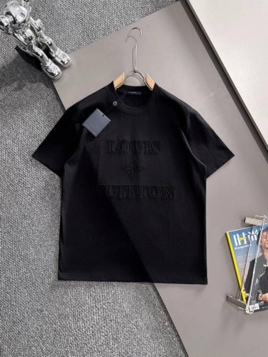 lv 驴家 2025新款 四叶草颗粒刺绣字母Logo 定制皮章 男女同款 短袖T恤 定制260克100％双纱纯棉面料 定染32支双股螺纹 领标吊牌主唛三标齐全