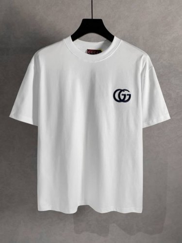 5507# 高品质 Gucci 古驰 新款 双环Logo刺绣圆领短袖T恤，采用立体绣花垫胶工艺，面料采用高端索罗娜布料 舒适透气不易变形。三标齐全，宽松版型，男