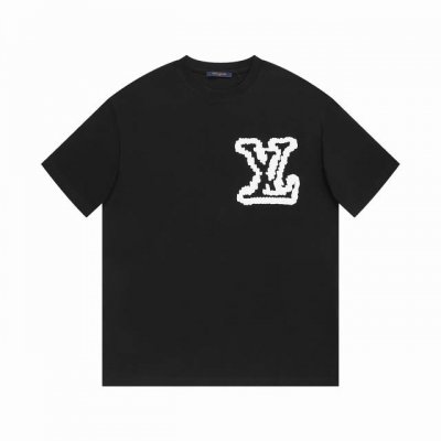 Lv 馿家 新款印花短袖T恤 *定制280克全棉面料，面料柔软，亲肤舒 *非常简约大气的一款 无论是上身舒适度都是无可比拟的存在，诠释你的奢华与品位，打造你的时