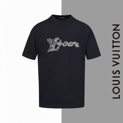 款号#Z7 Lv前后新款刺绣倒立大标圆领短袖 Louisvuitton官网一致款式 面料：32支双纱280克纯棉面料 同缸同色织染螺纹 颜色一致 工艺：进口机器
