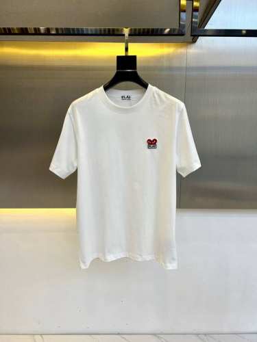 P210 Play-2025 春夏新款短袖 整体上色泽较鲜明和光亮，手感顺滑揉软，悬垂感特强，质地自然柔软、贴身超级舒服，悬垂感特强！T恤日常穿搭很自在很实用，
