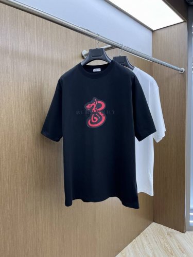 新款 Bbr 2610Fw春夏新品圆领打底外穿T恤，立体感Logo微廓形半袖活性纯棉打底T恤，棉，手感面糯有骨感，柔而有韧性。工艺处理，韧性和抗皱性能得到大幅度