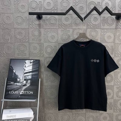 120 Louis Vuitton 路易威登 腰果花刺绣 Logo标识精致升级，灵感源自八十年代复古 原版面料 官方同款 短袖T恤 同缸染面料 手感非常舒服 最