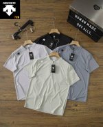 descente 迪桑特夏季新款高弹速干科技半拉链立领户外高性能短袖Polo衫 精选高弹速干科技面料，兼具柔软与挺括感，亲肤舒适，吸湿排汗性能优越，即使在炎热天