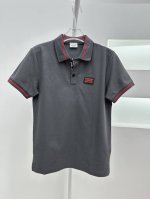 101 长期有货 男女同款，Bur经典翻领polo短袖T恤，优质六角丝光珠地棉材质，拥有更为柔软强韧的特点。胸前撞色Logo品牌硅胶胸章标识装饰，至简之极，小细