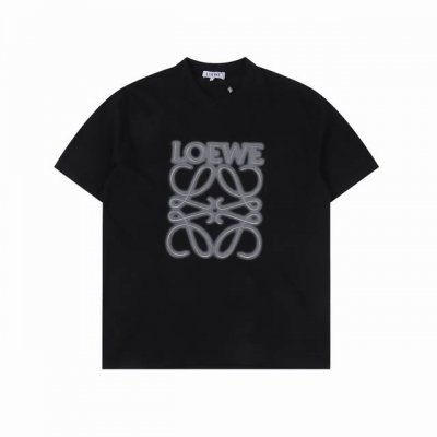 loewe 罗意威 经典款 阴影印花刺绣短袖 甄选长绒棉纱，260G精纺高支重磅定织定染面料， 裁前高温洗水定型，成品再洗柔，穿着感受亲肤棉柔，垂感自然。 专柜