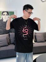 古家 2025春夏新款首发专柜最新款短袖圆领T恤 高端订制 设计前卫时尚 品牌Logo重工艺设计 高端定制面料.手感柔软.穿着舒适.专柜级别精致车线.做工精细.