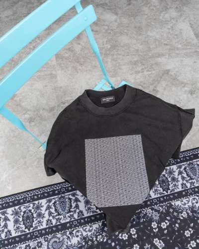 款M99 巴黎 Balenciga 巴黎世家 24Ss春季做旧反面穿复古风字母印花T恤 标准的印花技术，最新反穿潮流视觉 纯棉柔软面料，对色定染面料，面料采用2