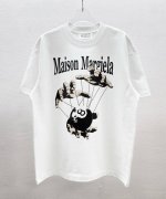 Madison Margiela马吉拉 新款圆领短袖T恤 手指舞拉丝效果 数码直喷印花字母Logo 艺术感十足 面料定制定染 300克重 100%纯棉 经典圆领