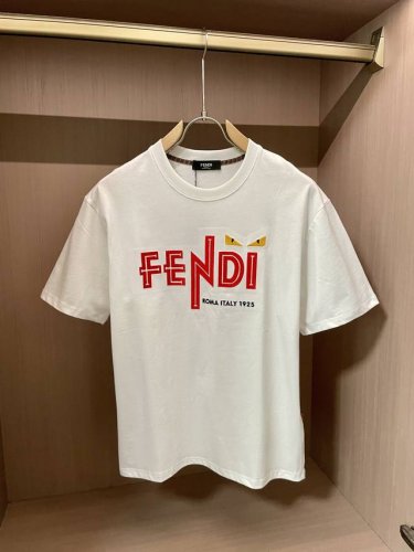 fd 官网同款 官网同款 官网同款 重磅推荐 2025Ss夏装新品 专柜在售 最新系列图案Logo短袖T恤 必须人手一件的节奏 进口顶极精梳棉面料 极为亲肤舒适