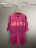 高端品质 巴黎世家Balenciaga 原版高克重双纱纯棉面料 重工艺印花、加手绘，手感滑爽 L极度舒适体验 十足的高级感，都保持奢华高贵的特有的视觉质感. 颜