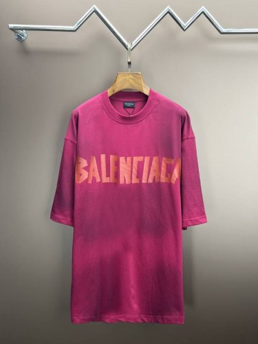 高端品质 巴黎世家Balenciaga 原版高克重双纱纯棉面料 重工艺印花、加手绘，手感滑爽 L极度舒适体验 十足的高级感，都保持奢华高贵的特有的视觉质感. 颜
