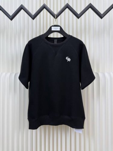 克罗心Chrome Hearts套头刺绣短款卫衣 正品开版-实体柜台-顶奢品质 秒杀市面一切版 原版6650购入 开发成本极高 面料采用抓绒面料 用量极大 刺绣