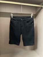史蒂芬 2025Ss夏季新款男士休闲牛仔短裤，高端版本！专柜定制面料 透气舒适度高，细节无可挑剔，品牌元素设计理念，体现高品质。手感细腻柔软！呈现休闲裁剪，上身