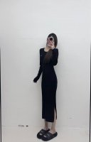 miu 2025早春新款休闲裙 基础百搭款 中位走线 下摆开叉设计 显瘦 四色三码 Sml p220