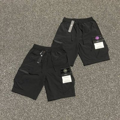 新款工装百搭宽松多口袋拉链速干短裤实拍图！Stone Island 石头岛工装百搭宽松多口袋拉链速干短裤 实拍图！ 面料采用高品质防风防水放紫外线 机能拉链设计