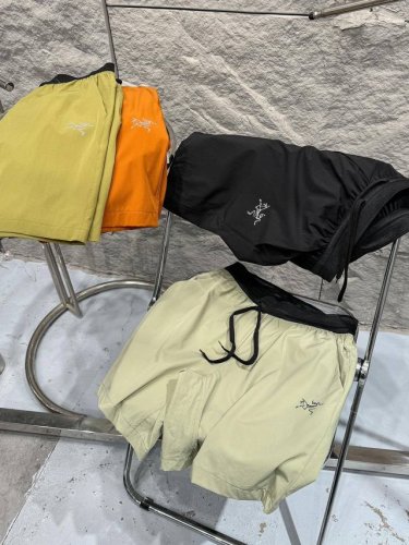 arc Teryx 始祖鸟 防水激光打孔短裤系列户外 休闲通勤 机能短裤 不怕衣服贵，就怕买不好 一分价钱一分货的道理都懂，到手便知 它是可以被定义为一条‘皮肤