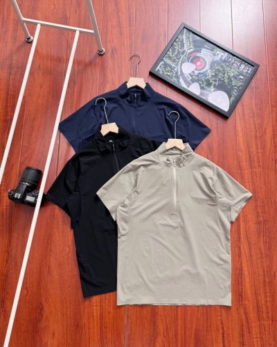原单品质 Lululemon 露露无缝压胶男士半拉链Polo 短袖 男士日常通勤穿搭，三色百搭入手，男士功能型运动半拉链Polo衫，精致的切割工艺，带来强烈的视