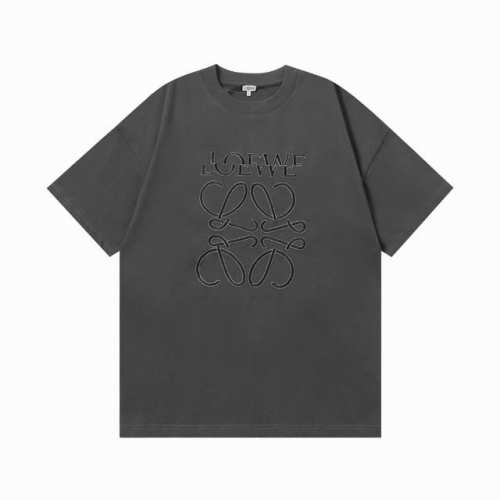 25ss早春新品 LOEWE 罗意威 260克圆领短袖T恤 撞色字母刺绣异性错位LOGO 官方同步 高版本 高品质 时尚个性 百搭潮流 纯原品质 原版面料 吊牌
