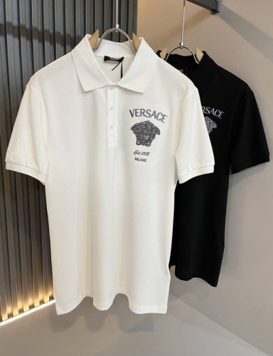 Ver**Ce范*哲 2025春夏新款新品！贸易渠道订单，美杜莎女王刺绣Logo翻领Polo衫意大利制作，奢华品质成就时装地位！ 精选客供珠地棉面料，经由印花工