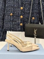厂价360 prada/普拉达经典春夏新品 三角标高跟凉鞋 经典款啦 可盐可甜巨百搭 鞋面采用原版定制皮料 内里混种羊皮 细腻柔软透气 三角标Yb开模定制 质感