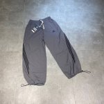 Adidas阿迪达斯 碳灰色三条杠九分裤抽绳运动裤情侣款 Color: 碳灰色 Size: M-Xl M 腰围 臀围114 裤长88 Cm L 腰围84 臀围1