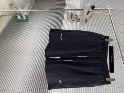 阿玛泥 2025年夏季新款休闲短裤，裤型上身休闲百搭、随性慵懒范，高级定制面料，定制工艺，高端大气。 尺码：48-56 M-3Xl