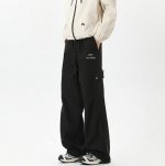 Arc'teryx 始祖鸟海外户外防水冲锋裤，男女同款休闲裤，今年流行的面料，小红书主播推荐，上身质感满满，版型立体，完美修饰腿型，可随意日常搭配，不费劲就能穿