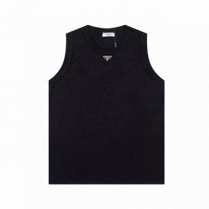 pra 普拉达 23Ss新款背心 size:Xs S M L 现货 这款极简主义设计和精美细节于一身 胸口是p家经典的标志性的涂珐琅金属三角形徽标点缀正面 经典