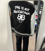 Balenciaga巴黎世家涂鸦春季宽松夹克棒球服外套 官网发售｜超强版型｜男女同款 精选垂感一流复合双层南韩丝高级面料 手感超棒 丝滑垂坠 质感高级一眼万年春