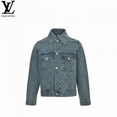 Louis Vuitton 路易威登 24Fw 老花提花牛仔外套 Lv新款牛仔夹克以撞色 Monogram 提花织纹升级经典卡车廓形，并借珠光纽扣演绎丹迪风尚，