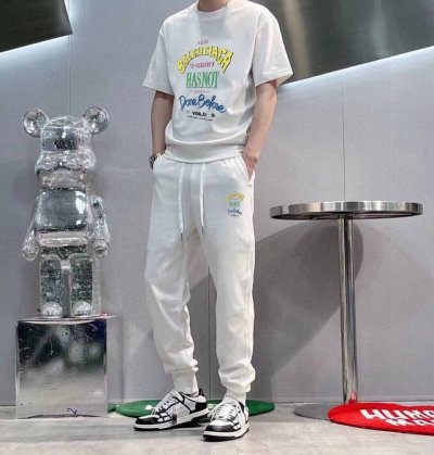 直 Balenciaga 巴黎世家 胖子福音 2025官网同款.世界知名奢侈品牌.夏季男士 双丝光 高品质货套装 采用进口原单面料 ，当季时尚潮流款，百搭爆款。
