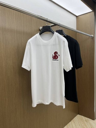 新品 Lulu Ss独家专供春季新款迪奥时尚休闲圆领短袖，阔版高密度纯棉面料，高级密针刺绣、高端欧版原单T恤，潮流时尚休闲半袖 透气舒适度高，细节无可挑剔，品牌