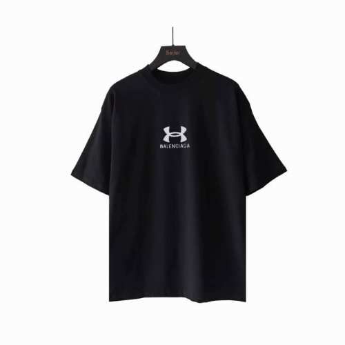实拍细节图+细节图 巴黎世家Balenciag 安德玛联名短袖 刺绣区分：田岛的机器就是牛 大货处理完成再送去工艺厂做渐变处理 有在还原正品细节真的是用尽心机