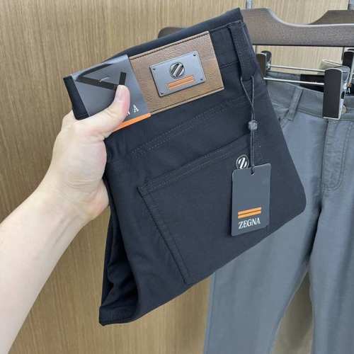 zz 2610Ss春夏新品，官网同步有售，男士高端商务休闲西裤，高端进口面料，带弹力，后面采用硅胶字母压胶，五搭配，即经典又时尚，合体裁缝，上身效果无约束感 ，
