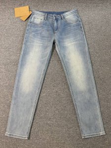 Fd 芬迪 2025Ss春夏新款修身小直筒牛仔裤 完美洗水工艺 定制顶级五金Logo 独家定制微弹面料 码数29-38 没35 37