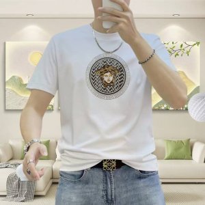 v*Rsace 范思哲2025春夏新款原单男士圆领短袖T恤 高端定制 时尚百搭 柜台同步售卖 印胶烫钻美杜莎Logo图案设计 客供定制进口天丝液氨棉面料，穿着亲