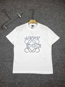 罗意威2025年春夏系列 h8032 1.颜色 黑色 白色 2.尺码 S-3Xl 3.版型 微阔短袖T 4.成份 潮棉平纹面料 245克重 100%纯棉 手感挺