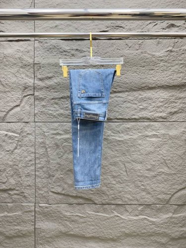 迪奥 新品 高端独家发售 25Ss四季款超燃炸街系列之最牛仔裤 独家隆重推出 原版定制高端品质面料 定制五金版型修身剪裁 面料带弹力 微弹上身舒适度超高 必爆单