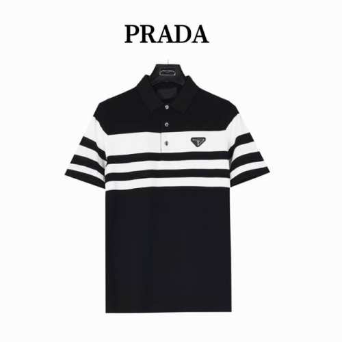 本地自取180（支持放店） prada/普拉达 横条拼接Polo短袖 胸前经典黑白横条拼接设计，典型精准的英式版型裁剪，各年龄段均可驾驭，满足任何日常生活工作场