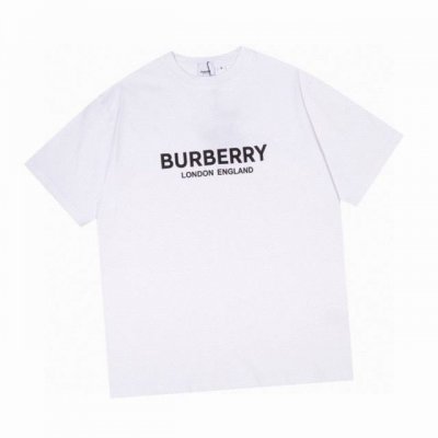 巴宝莉 Burberry 夏季新款，伦敦限定字母Logo圆领短袖T恤，面料采用32支双纱280G纯棉面料，透气性吸湿性强，众多明星都爱穿的经典款，上身效果超级棒