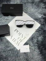 Dior迪奥太阳镜顶级最高版本』 重磅来袭通过关系搞到一批海关扣押的迪奥墨镜 全球最火的款式之一 可以承载岁月的经典之作 永不过时 独家渠道 详细特征: 用软布