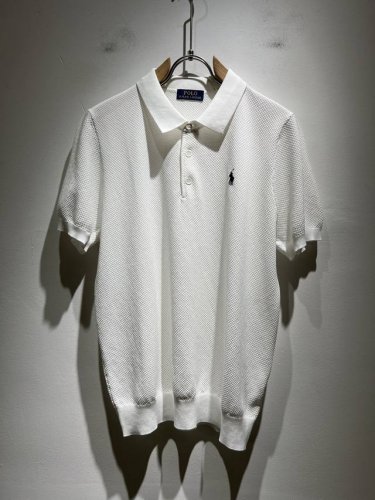 保罗Polosport 2025春夏新款针织翻领短袖T恤，简约纯色时尚款不乏有许多设计大咖们都对于纯色都有着难以割舍的情怀。这是一种对于传统的致敬，也是一种对于