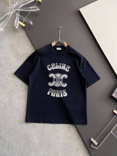 Celine 赛琳 25Ss夏季新款圆领短袖T恤！270克重磅高端纯棉面料，手感质感都极完美！修身裁剪设计干净利落！时尚又好看！走线做工非常精致！版型效果超赞！