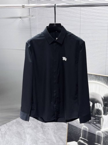 巴宝莉 Burberry 2025Ss新款长袖 衬衫 衬衣，高端版本！专柜定制面料 透气舒适度高，细节无可挑剔，品牌元素设计理念，体现高品质。手感细腻柔软！呈现