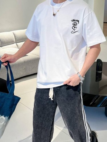 Stussy 斯图春夏新款图案印花圆领短袖T恤 纯棉面料手感柔软舒适 吸汗透气性好 男女同款 非常百搭 颜色 黑色 白色 尺码 S 3Xl