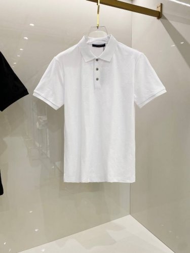 lv 2025Ss夏季新款 Logo男士翻领Polo衫！经典商务男款，高端男装的天花板级别的商务男款！简约时尚大气不失优雅，单穿内搭体面过人，品质控 细节控的闭